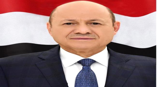 رئيس مجلس القيادة يبشر اليمنيين بأسبوع حافل بالعطاء السعودي الاماراتي