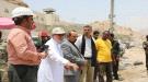  محافظ حضرموت يتفقد جسر المنورة ضمن مشروع خور المكلا السياحي ويثمن جهود المنفذين...