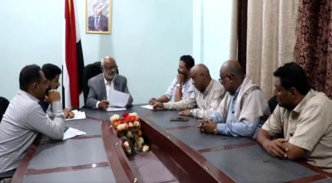 محافظ الحديدة يبحث مع مؤسسة بصمات للتنمية تنفيذ مشروع 