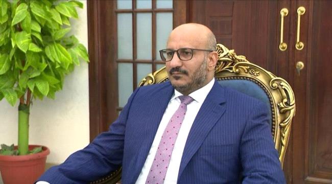 طارق صالح يوجه تهنئة عيدية للأبطال في خنادق الشرف وإلى الشعب اليمني ...