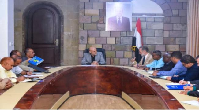 محافظ تعز يبحث مع الممثل المقيم للأمم المتحدة المعالجات لتخفيف أزمة المياه ...