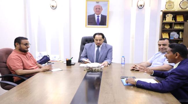 البكري يلتقي مدير عام مكتب الشباب والرياضة في الحديدة ...