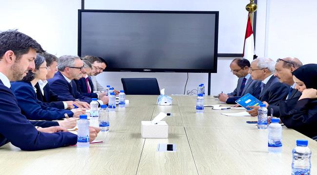 نائب وزير الخارجية يلتقي عدد من رؤساء بعثات دول الاتحاد الأوروبي لدى اليمن ...