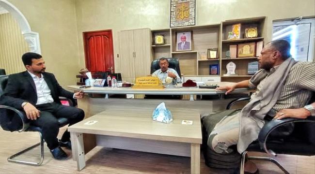 الوكيل الفني في المهرة يطلع على مشاريع صيانة الطرق المتضررة ويبحث حلولاً عاجلة ...