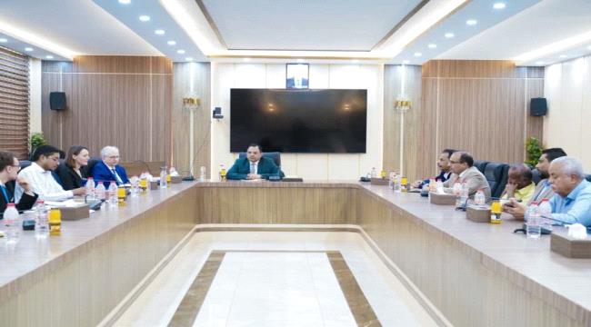 السقطري يبحث مع السفير الألماني دعم القطاعين الزراعي والسمكي ...