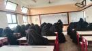 الحديدة.. مديرة حقوق الإنسان في الخوخة.. تتفقد مركز محو الأمية ...