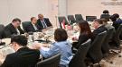 الإرياني يبحث مع نظيره الماليزي تعزيز التعاون السياحي والثقافي بين البلدين ...