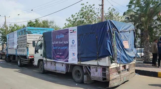 السلطة المحلية بالمخا تسيّر قافلة إغاثية وإيوائية لمتضرري السيول في الأرياف ...