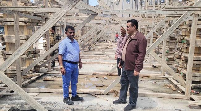 مدير عام المنصورة يتفقد سير العمل في مشروع مدرسة الفقيد 