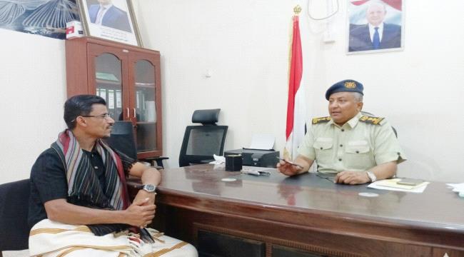 باري يبحث مع مدير جوازات الحديدة سبل تذليل عقبات استخراج جوازات القادمين من مناطق الحوثيين ...