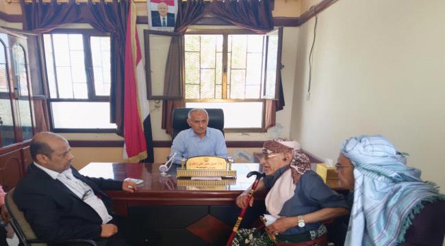 شيخ مشائخ تهامة البرلماني هبة الله شريم يزور جامعة الحديدة ...