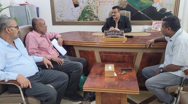 مدير عام المنصورة يناقش الترتيبات لتركيب مضخة بمحطة الصرف الصحي بمنطقة كابوتا ...