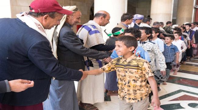 تقارير حقوقية تُحذر من استغلال مليشيا الحوثي للمعسكرات الصيفية في عمليات غسل أدمغة الأطفال وتجنيدهم ...