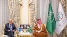 وزير الدفاع السعودي ونظيره اليوناني يبحثان التعاون العسكري ومواجهة التهديدات الإيرانية للمنطقة...
