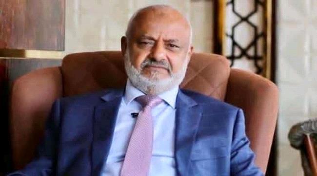 محافظ الحديدة يعزي نائب مدير فرع شركة النفط في وفاة والدته ...
