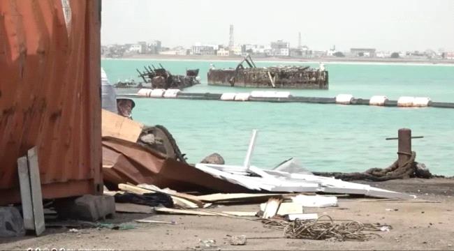 نقابات العمال تدين قصف ميناء المخا وتطالب بتحقيق دولي لحماية العاملين ...