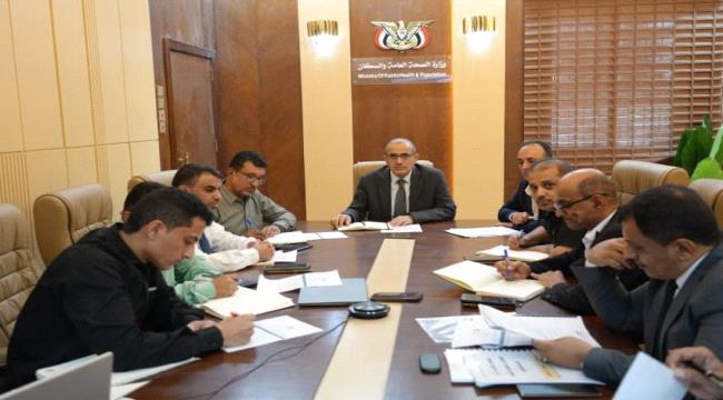 وزير الصحة يوجه برفع الجاهزية الصحية وخطط الطوارئ في المحافظات ...
