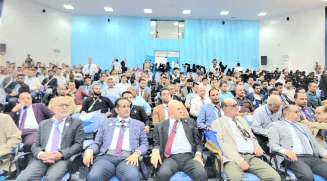 محافظ تعز يدشن الملتقى العلمي الجراحي الأول بمشاركة نخبة من الأطباء والاستشاريين ...