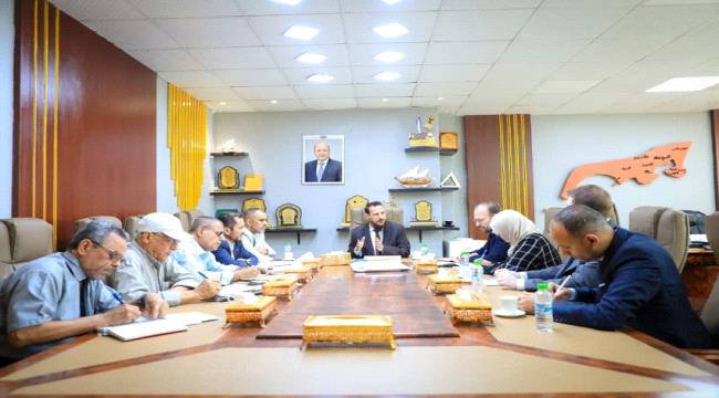 محافظ عدن يبحث مع مسؤول أممي دعم الاستقرار الاقتصادي وتحسين بيئة الاستثمار ...