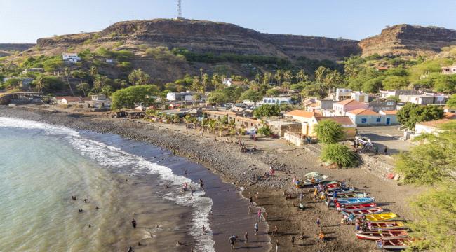 وجهة سياحية شهيرة تتحول إلى 