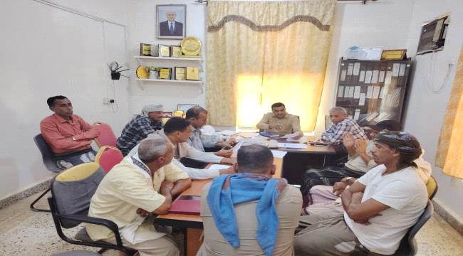 اجتماع موسع بسقطرى يقر آليات صارمة للرقابة على أسعار الجملة والتجزئة ...