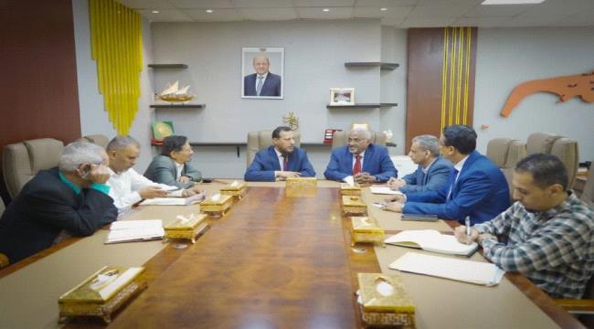 باسلمة وشيخ يبحثان تطوير العمل الإداري وتمكين السلطات المحلية في عدن  ...