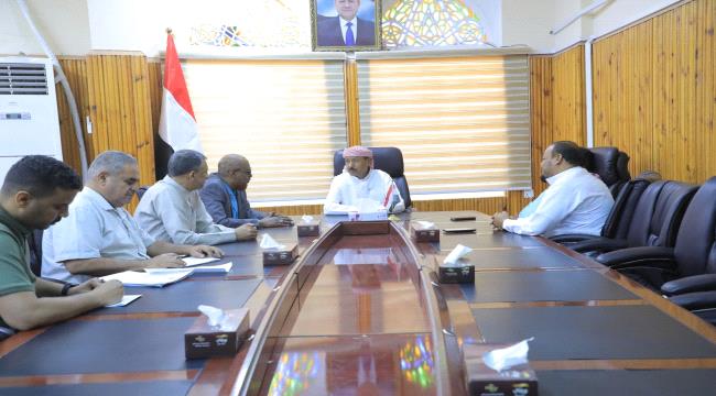 بارباع يترأس اجتماعاً موسعاً لمناقشة تحديات الأمن المائي والبيئي بوادي حضرموت ...