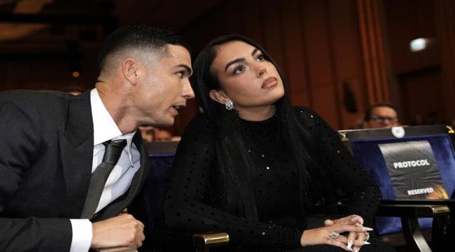 رونالدو يوجه رسالة لخطيبته جورجينا ...