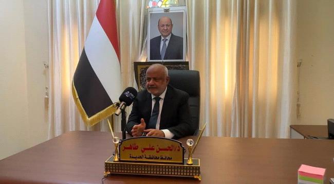 محافظ الحديدة يؤكد الحاجة لمزيد من الدعم ومشاريع البنية التحتية والإستفادة من السياحة في مديرية الخوخة 
