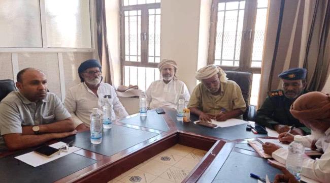 المهرة: تنفيذي حات يناقش أزمة المياه ويقر إجراءات لمعالجتها وتحسين خدمات النظافة ...