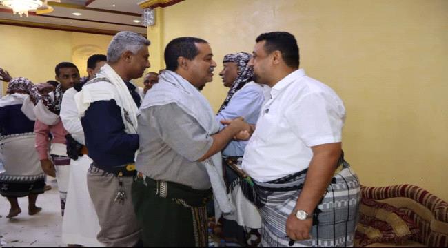 الدكتور عبدالملك الشرعبي يعزي نائب رئيس مؤسسة موانئ البحر الأحمر للشؤون المالية في وفاة عمه ...