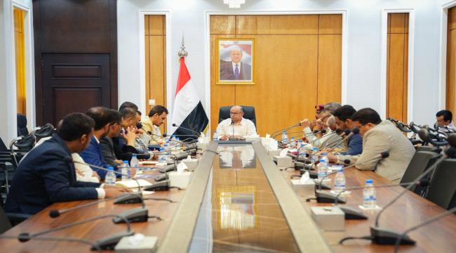 عضو مجلس القيادة الخنبشي يترأس اجتماعاً موسعاً للمكلا ويؤكد الجهوزية الكاملة لردع التصعيد الحوثي ...