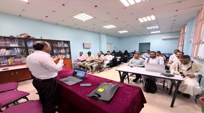 اختتام برامج تدريبية لتعزيز استخدام الذكاء الاصطناعي في المؤسسات العامة بمارب ...