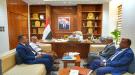 الخنبشي يبحث قضايا مجتمعية وتعليمية في حضرموت...