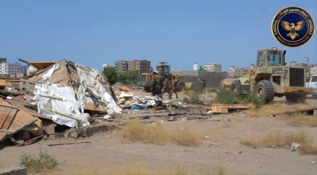 عدن: حملة أمنية ومحلية واسعة لإزالة التعديات والمباني العشوائية في مدينة الشعب ...