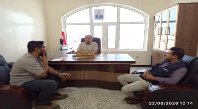 تعز.. مدير عام ذو باب المندب يناقش مع منظمة الهجرة الدولية تنفيذ مشاريع تنموية وخدمية في المديرية ...