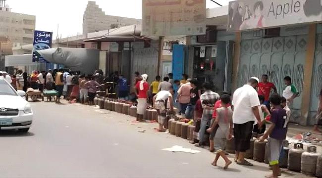 أزمة الغاز في عدن تراوح مكانها والوعود لم تبرح طاولة الاجتماعات ...