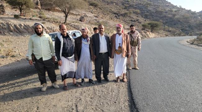 مدير قطعبة الشاعري يتابع مشروع صيانة طريق قعطبة- نقيل الشيم- الجبارة- يعيس- بمريس ...