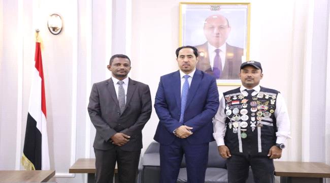 وزير الشباب والرياضة يلتقي الرحالة رؤوف علي القطيبي ويطّلع على مشاركاته الخارجية ...