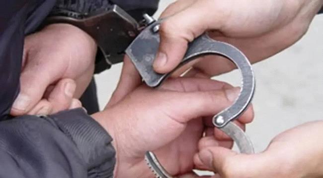 ضبط متهم في حضرموت الساحل مع عبوات ناسفة وذخيرة وسلعة متفجرة ...
