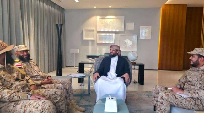 لقاء رفيع يجمع المحرّمي بقائد المنطقة العسكرية الأولى لمناقشة مستجدات الوادي والصحراء ...