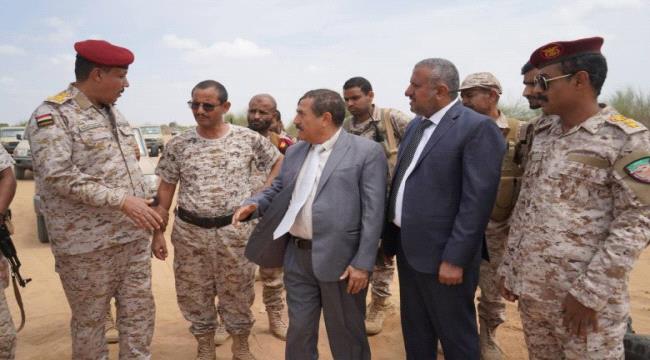 محافظ حجة يتفقد جبهات القتال ويشدد على رفع الجاهزية لمواجهة تصعيد المليشيات الحوثية ...