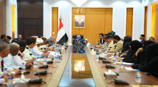 برئاسة الخنبشي.. تنفيذي حضرموت يعقد اجتماعه الثالث ويقر إجراءات إسعافية للكهرباء ...