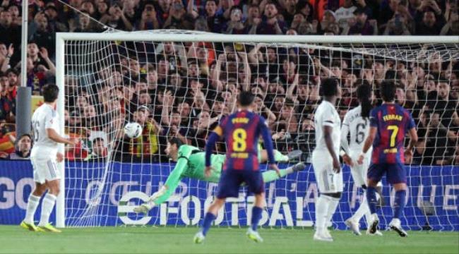 لحظة تاريخية.. برشلونة يهزم ريال مدريد ويفوز بالدوري الإسباني ...