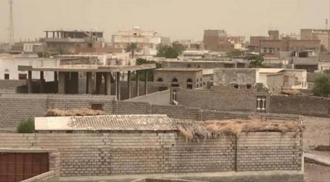 هلع بين سكان الحيمة الساحلية عقب قصف حوثي طال خزان المياه ومنازل المواطنين ...