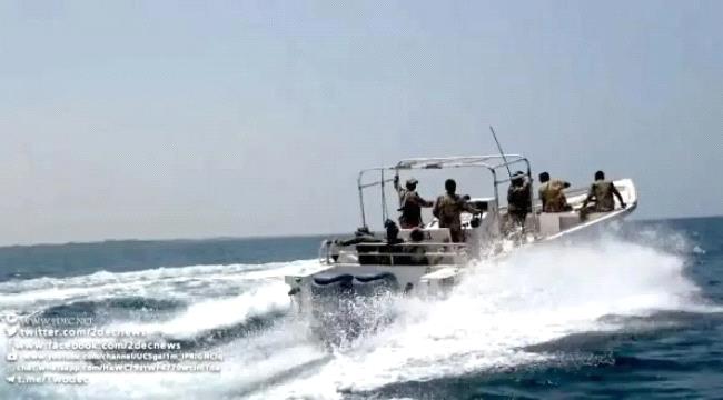 بحرية المقاومة الوطنية تُحبط عملية عدائية لزوارق حوثية في البحر الأحمر